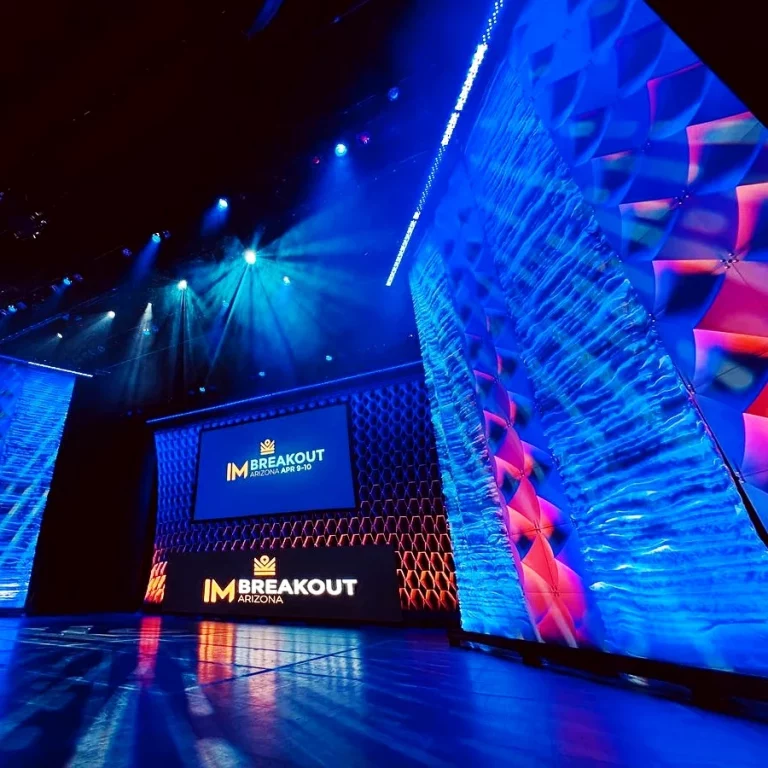 Creative-Absen2.9LEDPanels-FBook-BodyGallery