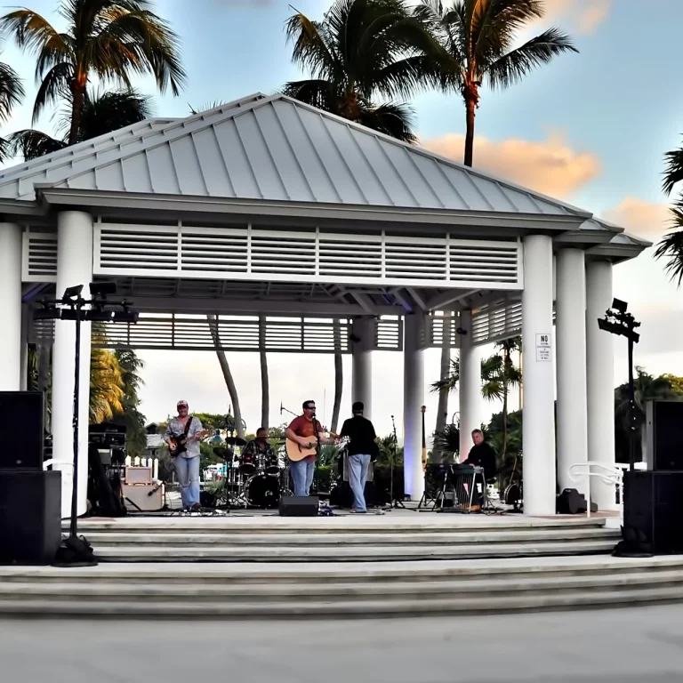 LiveStage-FcBk853-BodyGallery